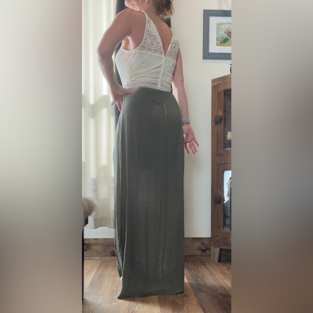 IZ maxi dress Olive with lace cutouts